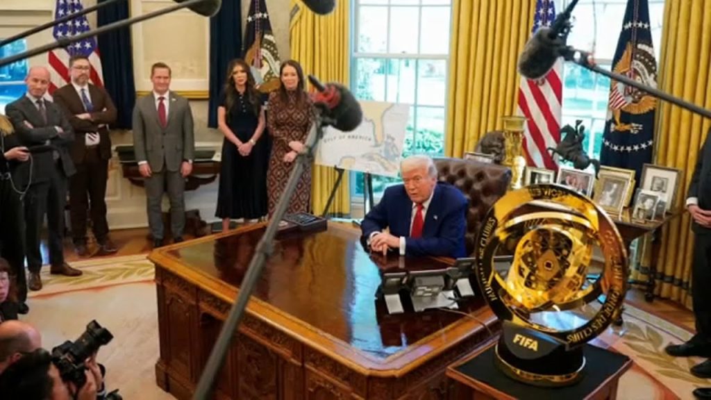 US stocks plunge, wiping away half of historic rally a day earlier