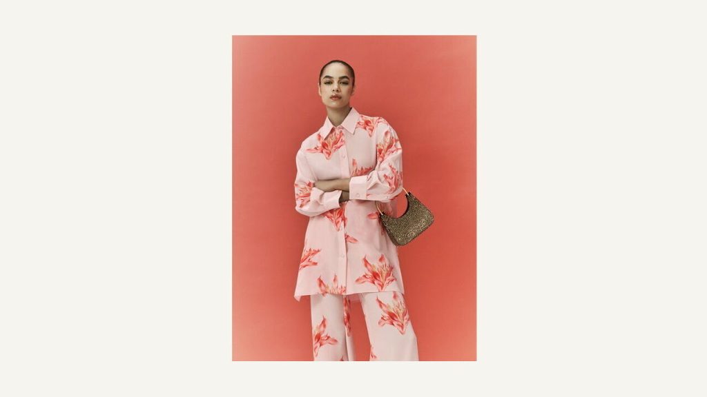 Muslim “modest-wear” is a hit with fashionistas of all faiths Muslim “modest-wear” is a hit with fashionistas of all faiths