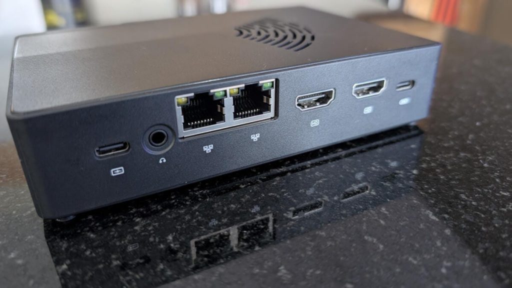 Looking for a capable NAS? Here's one I recommend (but it's not for beginners)