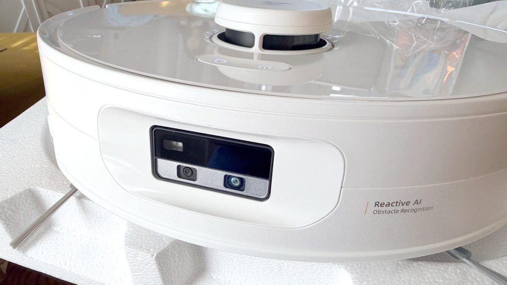 I tested Roborock's first self-cleaning roller mop vacuum, and it's almost too good for the price